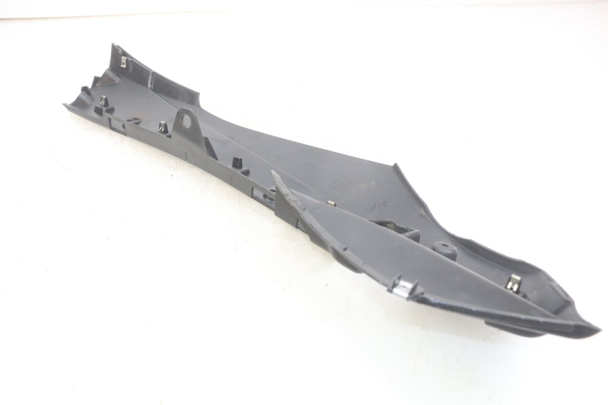 photo de BAJO DE CAJA IZQUIERDA PIAGGIO FLY 4T 50 (2013 - 2017) - Otra perspectiva