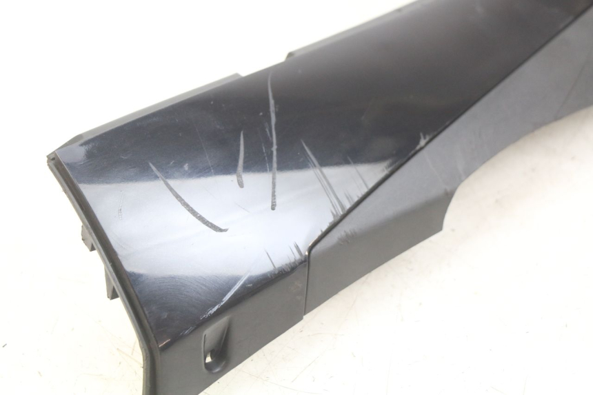 photo de BAJO DE CAJA IZQUIERDA PIAGGIO FLY 4T 50 (2013 - 2017) - Recambio usado revisado