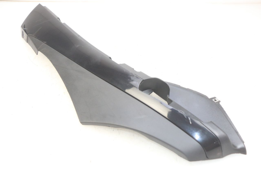 photo de BAJO DE CAJA IZQUIERDA PIAGGIO FLY 4T 50 (2013 - 2017) - Marcados y referencias originales