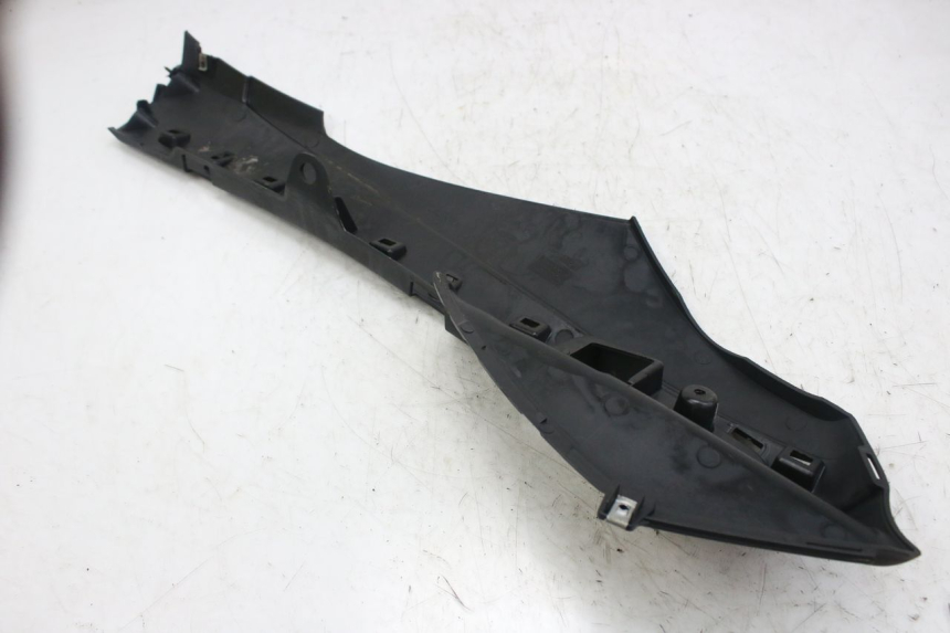 photo de BAJO DE CAJA IZQUIERDA PIAGGIO FLY 4T 50 (2013 - 2017) - Otra perspectiva