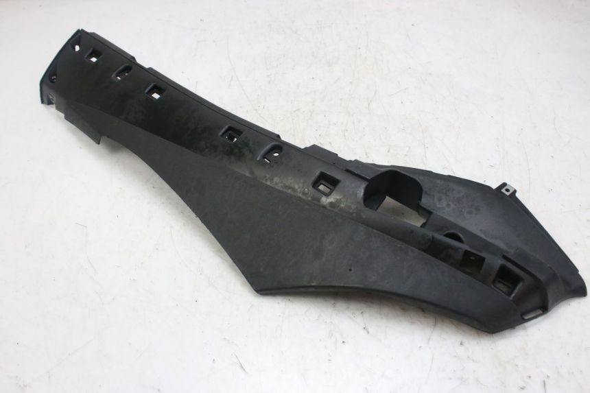 photo de BAJO DE CAJA IZQUIERDA PIAGGIO FLY 4T 50 (2013 - 2017) - Vista general del producto