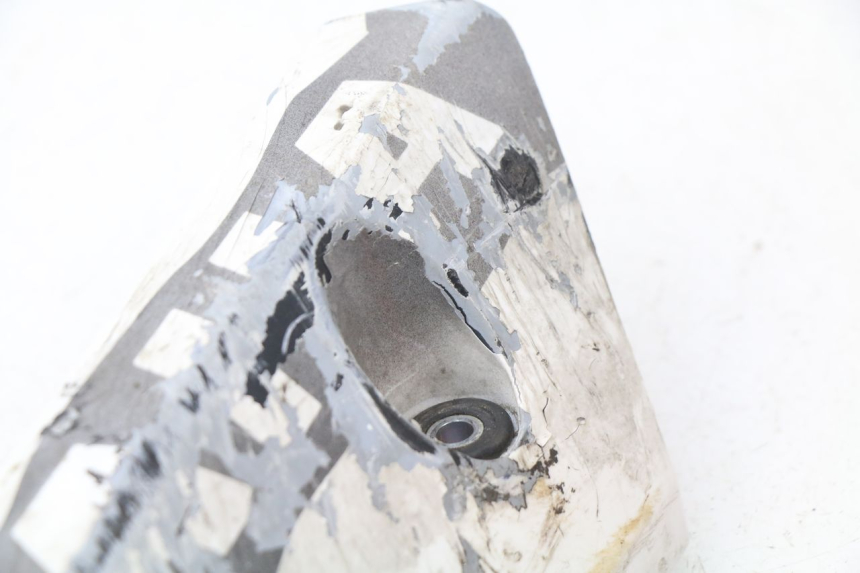 photo de BAJO CARENADO IZQUIERDA YAMAHA FZ8 800 (2010 - 2016) - Primer plano técnico