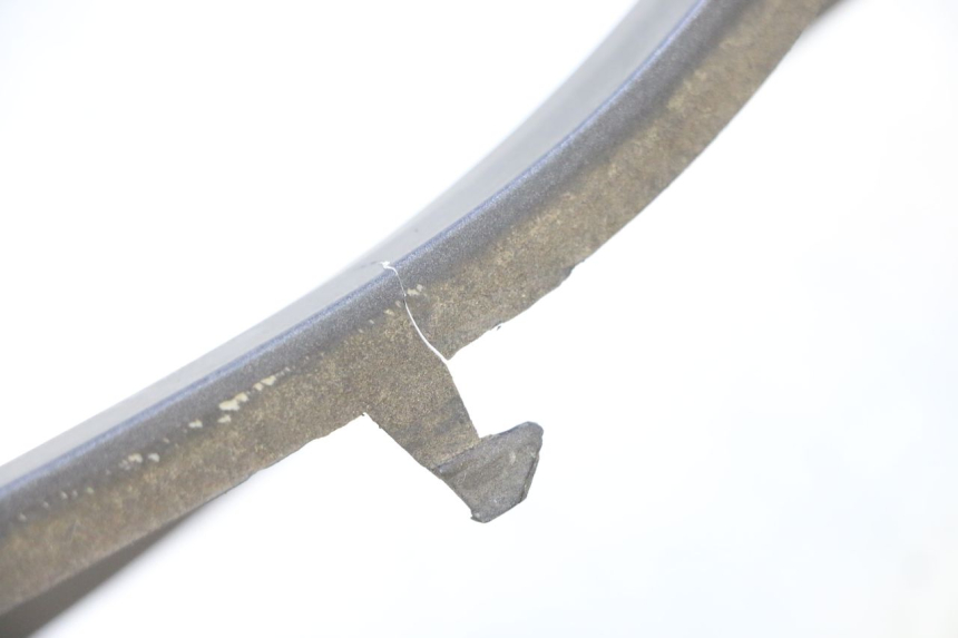 photo de BAJO CARENADO IZQUIERDA SYM GTS EVO 125 (2009 - 2013) - Estado de la superficie y material