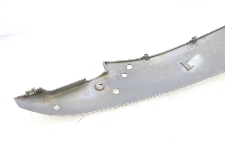 photo de BAJO CARENADO IZQUIERDA SYM GTS EVO 125 (2009 - 2013) - Marcados y referencias originales