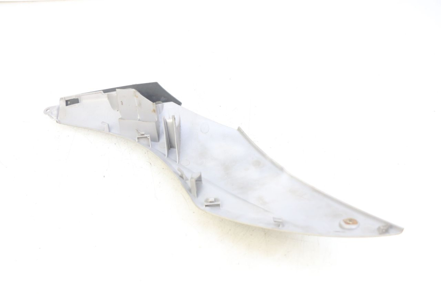 photo de BAJO DE CAJA IZQUIERDA YAMAHA HW XENTER 125 (2011 - 2017) - Zoom estado de uso