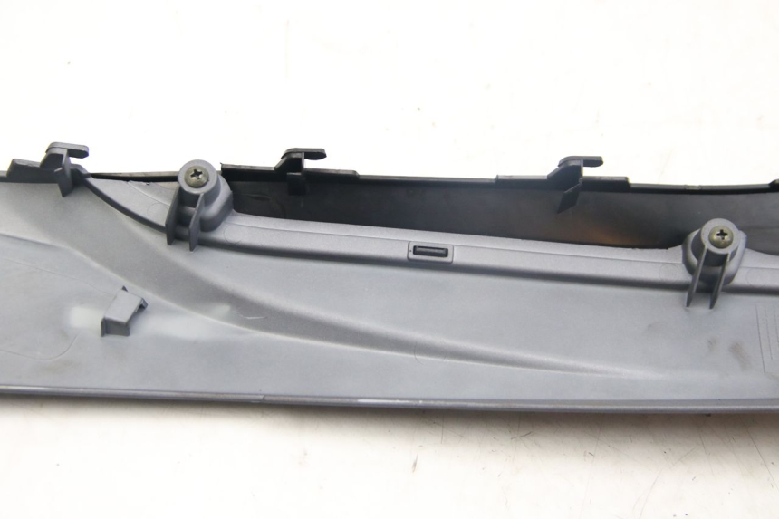 photo de BAJO DE CAJA IZQUIERDA SYM JET 4 4T 50 (2018 - 2021) - Recambio usado revisado