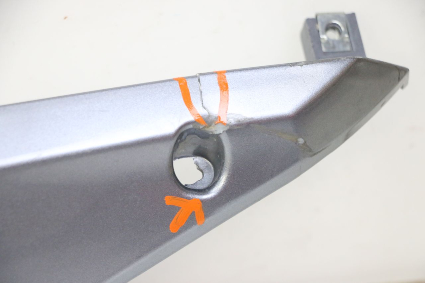 photo de BAJO CARENADO IZQUIERDA SYM JOYMAX 125 (2010 - 2017) - Primer plano de alta resolución