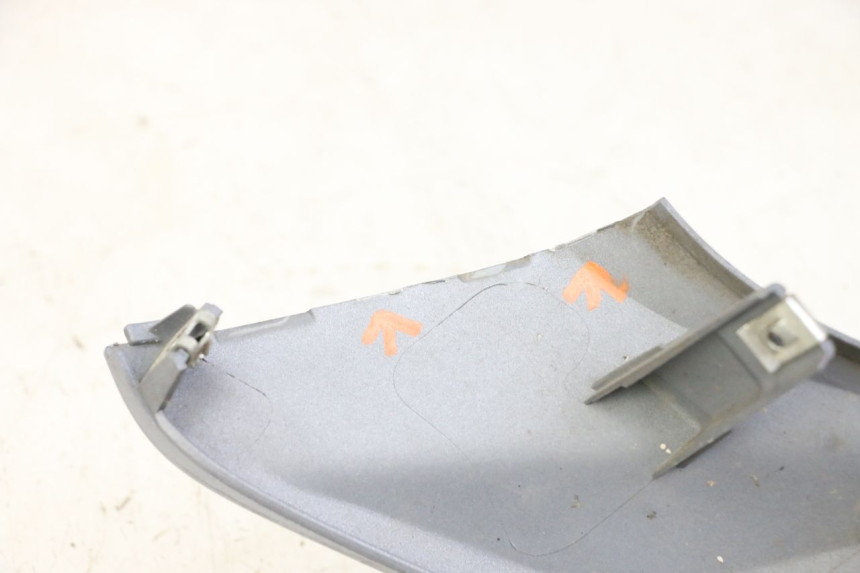 photo de BAJO CARENADO IZQUIERDA SYM JOYMAX 125 (2010 - 2017) - Primer plano técnico