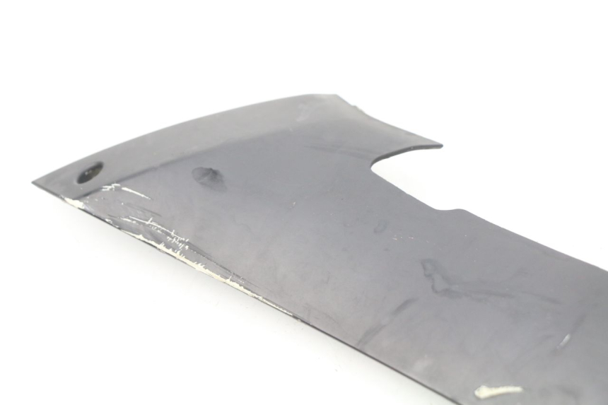 photo de BAJO DE CAJA IZQUIERDA PEUGEOT KISBEE 2T 50 (2010 - 2017) - Primer plano técnico