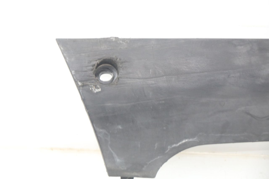 photo de BAJO DE CAJA IZQUIERDA PEUGEOT KISBEE 2T 50 (2010 - 2017) - Detalles de los puntos de fijación