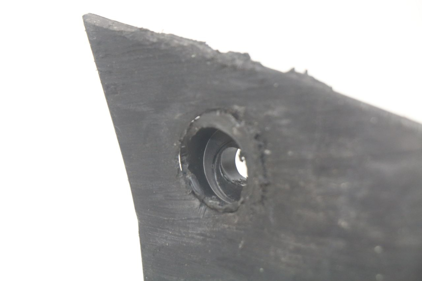 photo de BAJO DE CAJA IZQUIERDA PEUGEOT KISBEE 2T 50 (2010 - 2017) - Zoom estado de uso