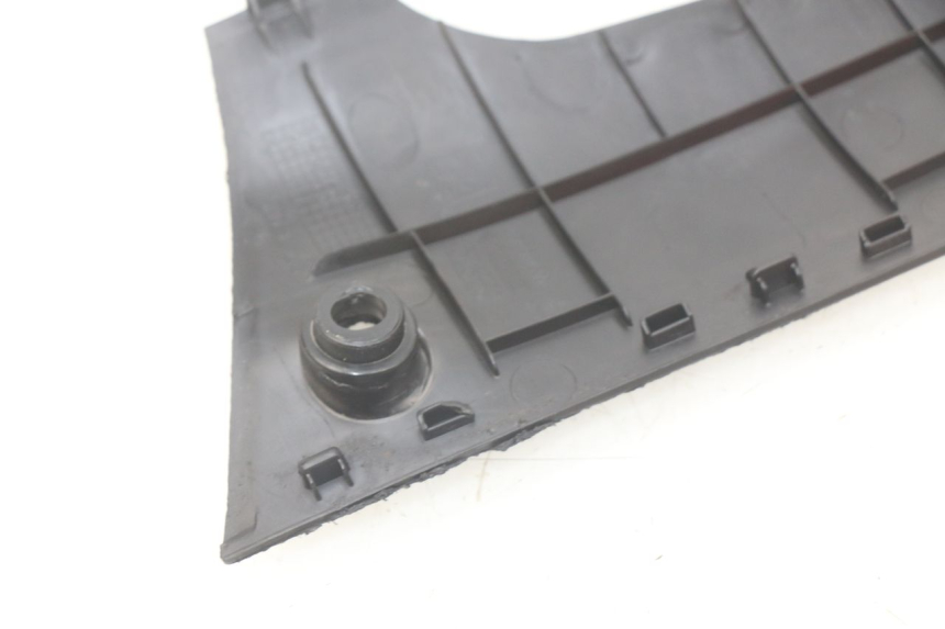 photo de BAJO DE CAJA IZQUIERDA PEUGEOT KISBEE 2T 50 (2010 - 2017) - Otra perspectiva