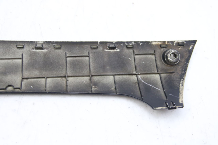 photo de FALDóN IZQUIERDO PEUGEOT KISBEE 2T 50 (2018 - 2022) - Primer plano técnico