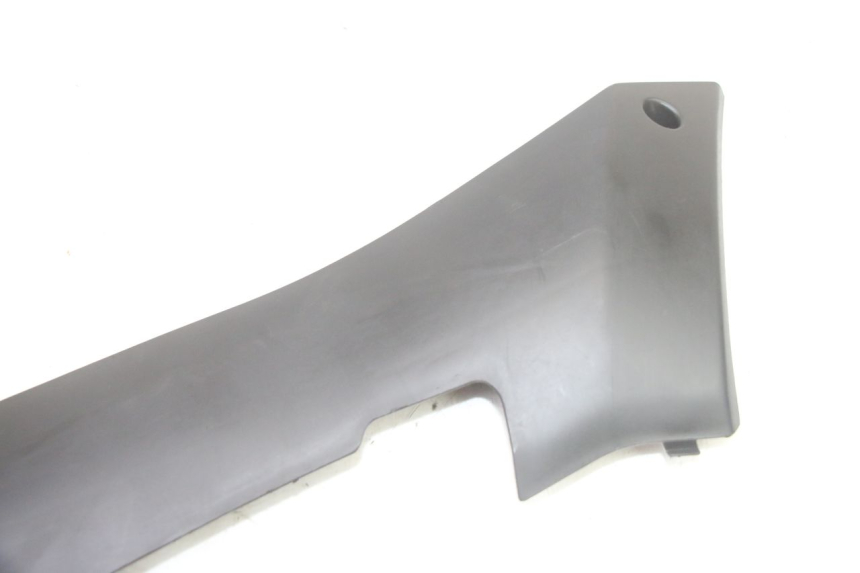 photo de BAJO DE CAJA IZQUIERDA PEUGEOT KISBEE 2T 50 (2010 - 2017) - Otra perspectiva