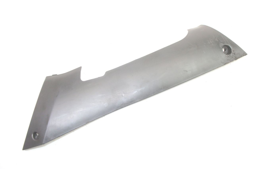 photo de BAJO DE CAJA IZQUIERDA PEUGEOT KISBEE 2T 50 (2010 - 2017) - Primer plano técnico