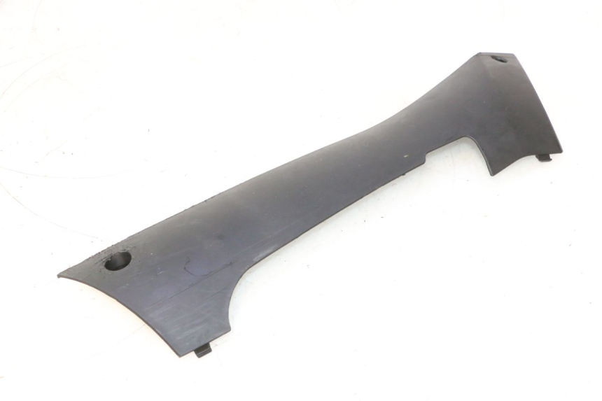 photo de BAJO CARENADO IZQUIERDA PEUGEOT KISBEE 4T 50 (2023 - 2026) - Primer plano técnico