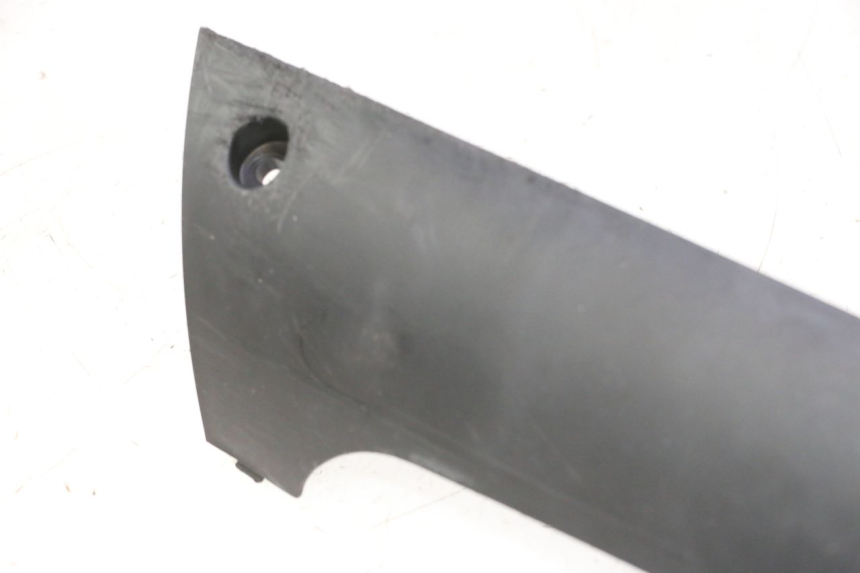 photo de BAJO CARENADO IZQUIERDA PEUGEOT KISBEE 4T 50 (2023 - 2026) - Estado de la superficie y material