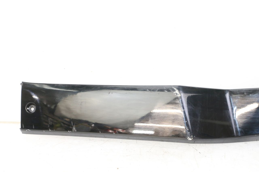 photo de BAJO CARENADO IZQUIERDA KYMCO PEOPLE S 125 (2000 - 2008) - Detalles de los puntos de fijación