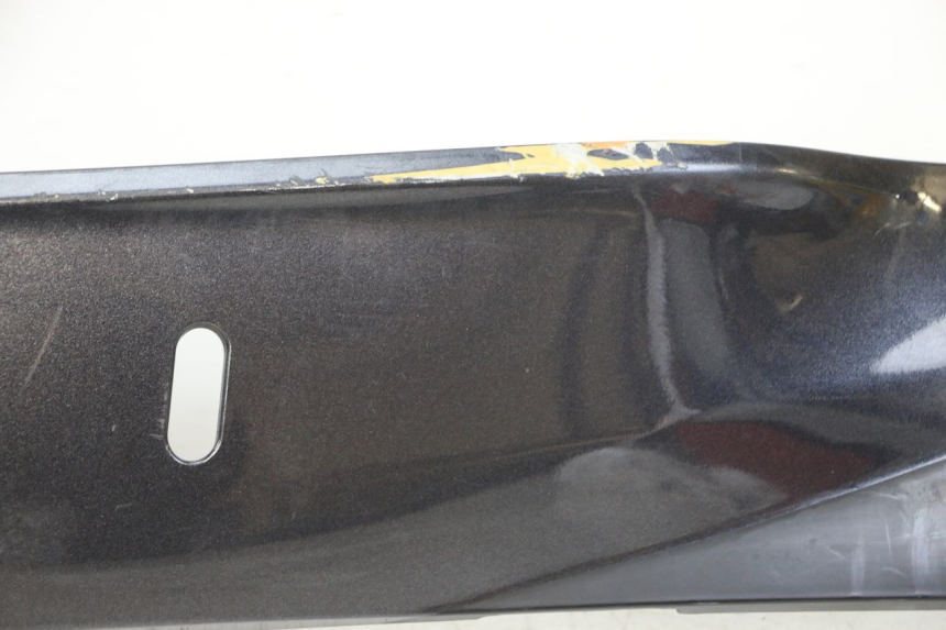 photo de BAJO CARENADO IZQUIERDA KYMCO XCITING 500 (2007 - 2010) - Zoom sobre los componentes