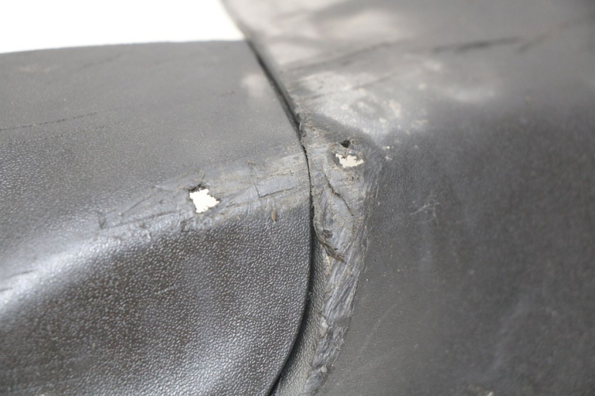 photo de BAJO DE CAJA IZQUIERDA PIAGGIO LIBERTY IGET 4T 50 (2015 - 2020) - Recambio usado revisado