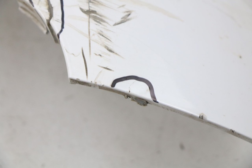 photo de BAJO CARENADO IZQUIERDA KYMCO LIKE 2T 50 (2009 - 2018) - Detalles de los puntos de fijación