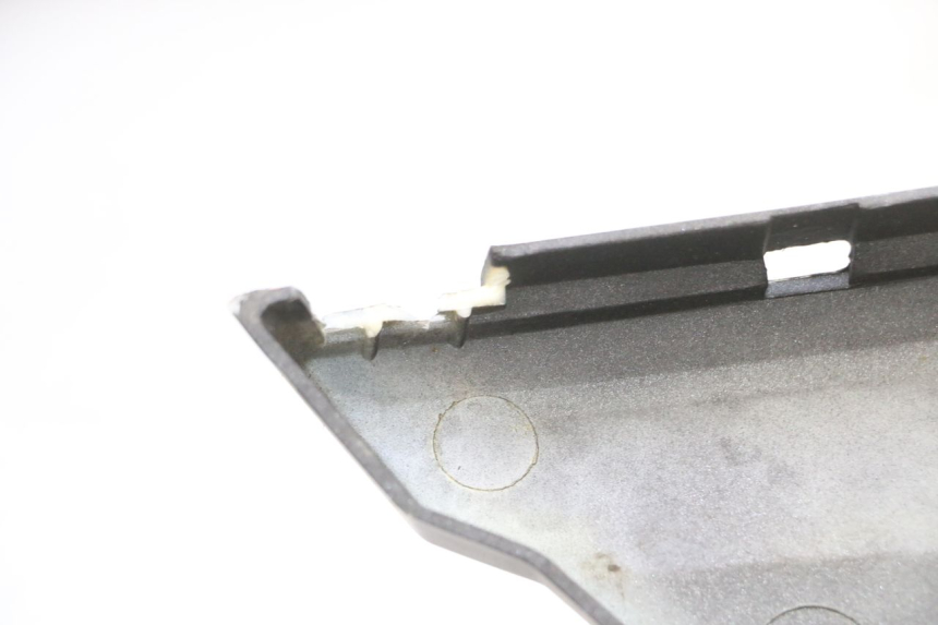 photo de BAJO CARENADO IZQUIERDA KEEWAY MATRIX RX9 125 (2006 - 2007) - Detalles de los puntos de fijación