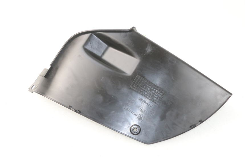 photo de BAJO CARENADO IZQUIERDA PEUGEOT METROPOLIS 400 (2017 - 2020) - Zoom estado de uso