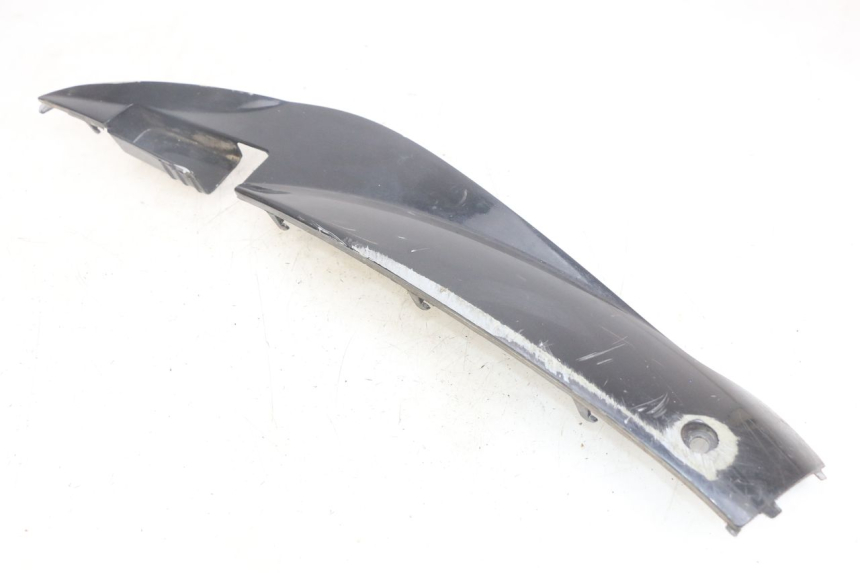 photo de BAJO DE CAJA IZQUIERDA SYM MIO 50 (2011 - 2017) - Detalles de los puntos de fijación