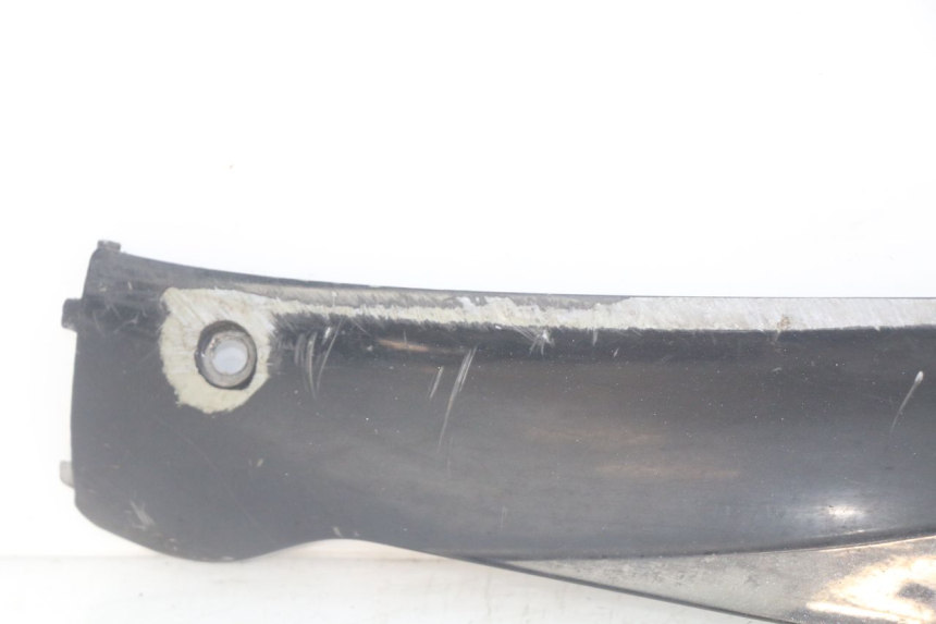 photo de BAJO DE CAJA IZQUIERDA SYM MIO 50 (2011 - 2017) - Estado de la superficie y material