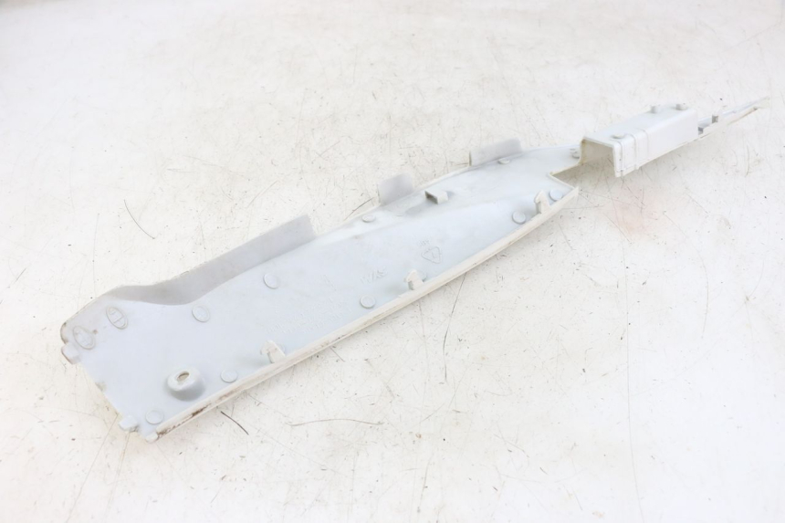 photo de BAJO DE CAJA IZQUIERDA SYM MIO 50 (2011 - 2017) - Otra perspectiva