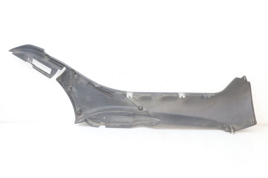 photo de BAJO CARENADO IZQUIERDA PIAGGIO MP3 HPE 350 (2018 - 2020) - Detalles de los puntos de fijación