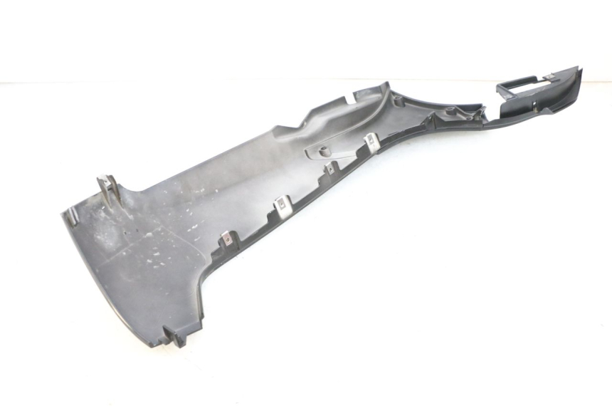 photo de BAJO CARENADO IZQUIERDA PIAGGIO MP3 HPE 350 (2018 - 2020) - Características distintivas