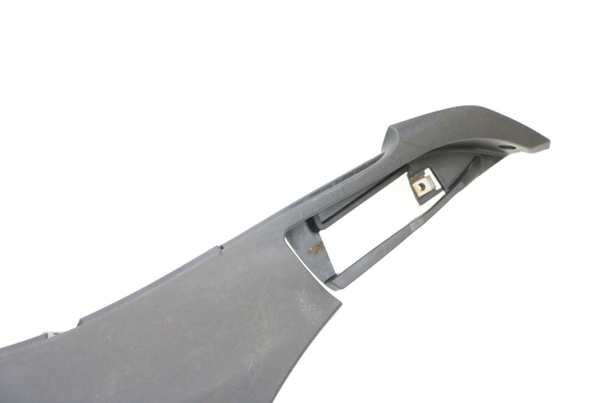 photo de BAJO CARENADO IZQUIERDA PIAGGIO MP3 HPE 350 (2018 - 2020) - Zoom sobre los componentes