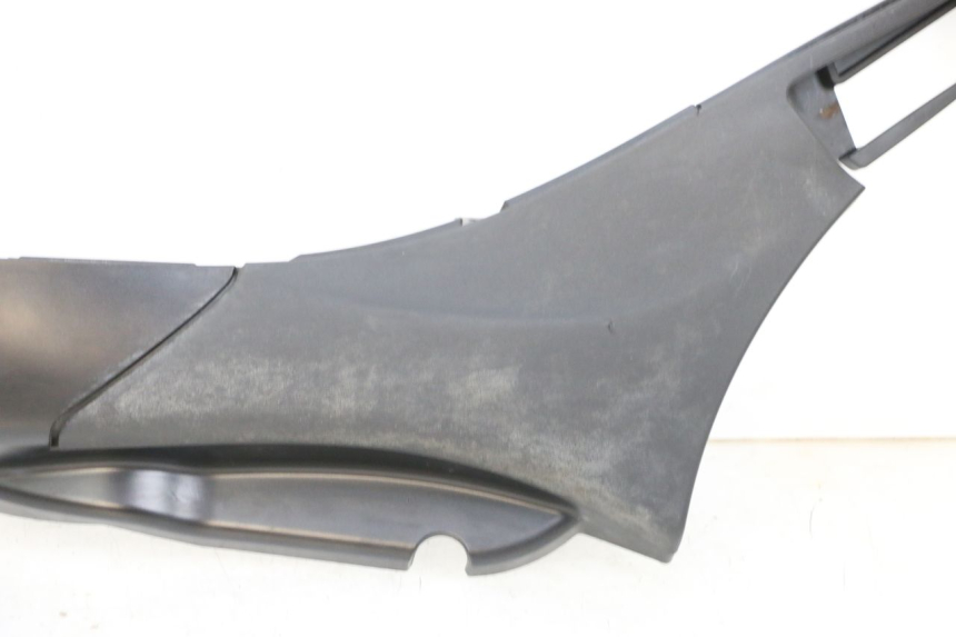 photo de BAJO CARENADO IZQUIERDA PIAGGIO MP3 HPE 350 (2018 - 2020) - Primer plano de alta resolución