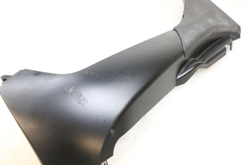 photo de BAJO CARENADO IZQUIERDA PIAGGIO MP3 HPE 350 (2018 - 2020) - Zoom estado de uso