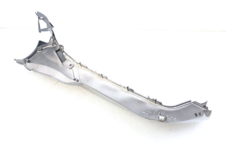 photo de BAJO CARENADO IZQUIERDA PIAGGIO MP3 HPE 350 (2018 - 2020) - Estado de la superficie y material