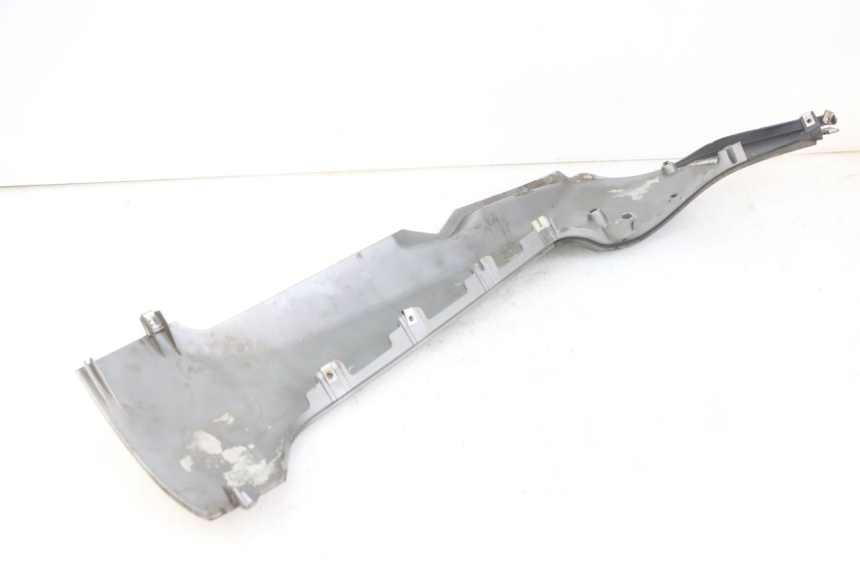 photo de FALDóN IZQUIERDO PIAGGIO MP3 LT 300 (2010 - 2016) - Estado de la superficie y material