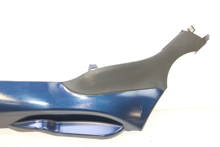 photo de BAJO CARENADO IZQUIERDA PIAGGIO MP3 LT 400 (2007 - 2012) - Foto de producto adicional