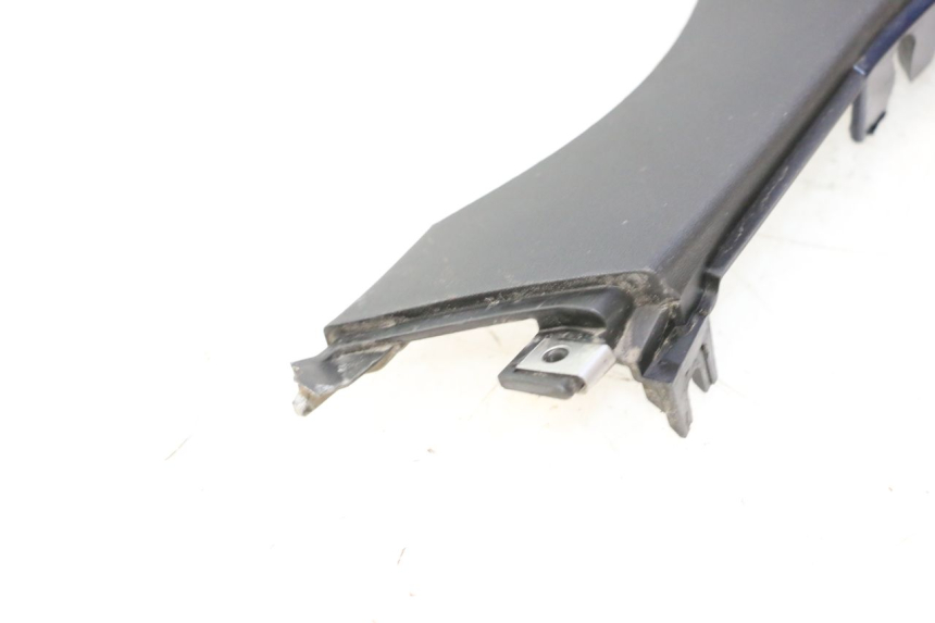 photo de BAJO CARENADO IZQUIERDA PIAGGIO MP3 LT 400 (2007 - 2012) - Marcados y referencias originales
