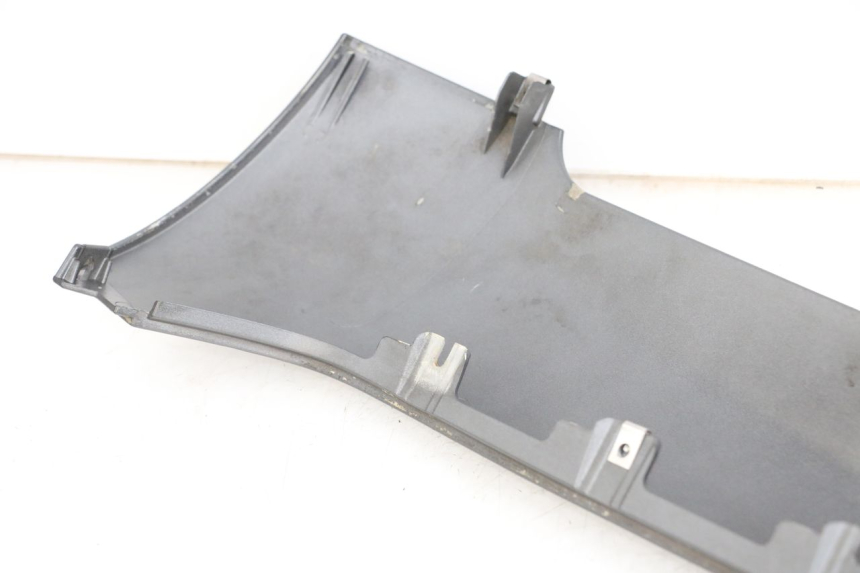 photo de BAJO DE CAJA IZQUIERDA PIAGGIO MP3 500 (2011 - 2015) - Otra perspectiva