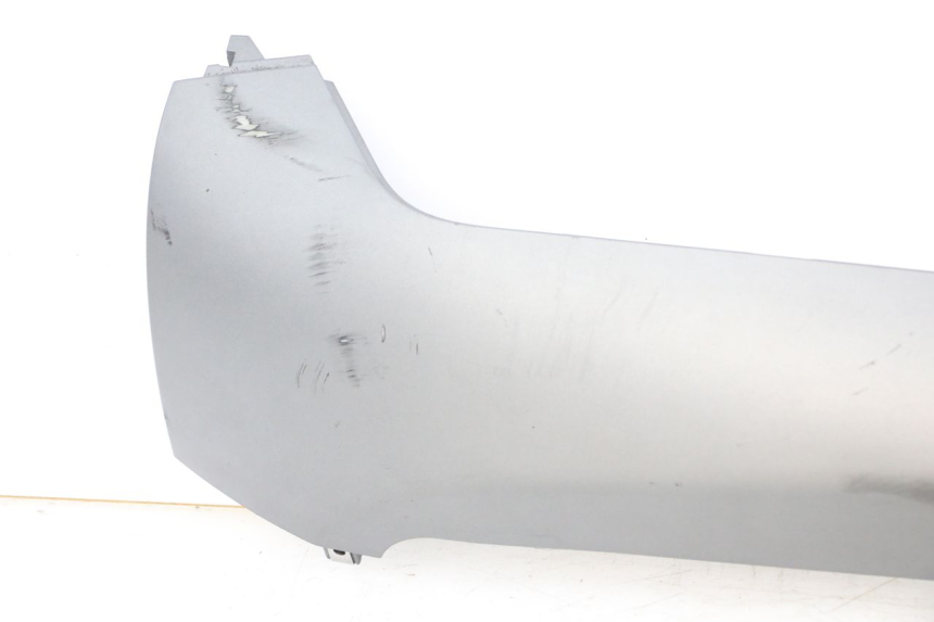 photo de BAJO CARENADO IZQUIERDA PIAGGIO MP3 500 (2014 - 2017) - Zoom sobre los componentes