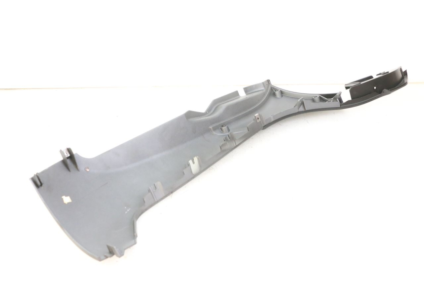 photo de BAJO CARENADO IZQUIERDA PIAGGIO MP3 500 (2014 - 2017) - Estado de la superficie y material