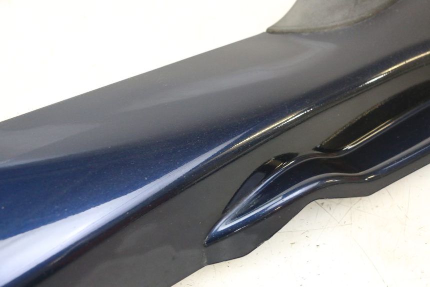 photo de BAJO CARENADO IZQUIERDA PIAGGIO MP3 RL 250 (2006 - 2010) - Zoom estado de uso