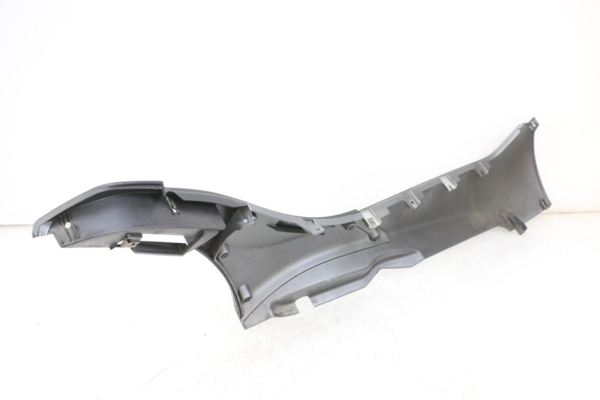 photo de BAJO CARENADO IZQUIERDA PIAGGIO MP3 500 (2016 - 2018) - Detalle de la pieza