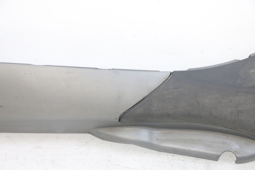 photo de BAJO CARENADO IZQUIERDA PIAGGIO MP3 500 (2016 - 2018) - Otra vista del artículo