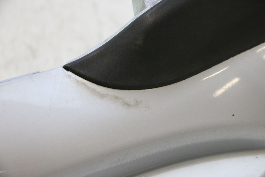 photo de FALDóN IZQUIERDO PIAGGIO MP3 125 (2006 - 2014) - Detalle de la pieza