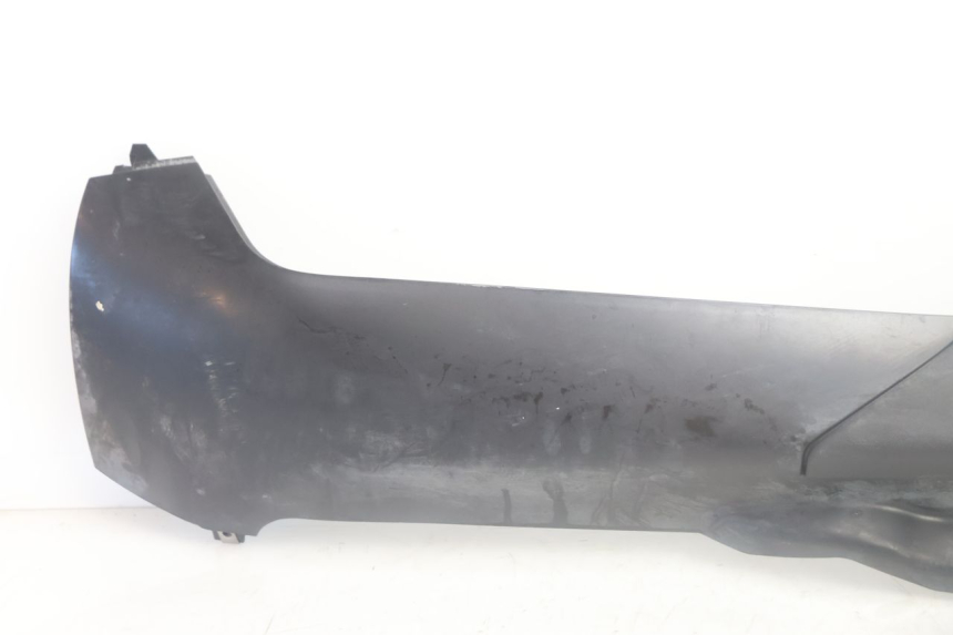photo de BAJO CARENADO IZQUIERDA PIAGGIO MP3 500 (2016 - 2018) - Detalle de la pieza