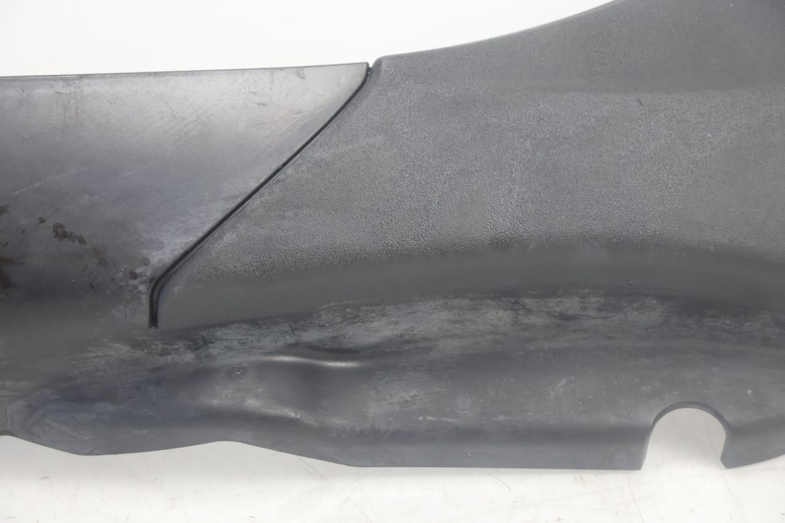 photo de BAJO CARENADO IZQUIERDA PIAGGIO MP3 500 (2016 - 2018) - Vista general del producto