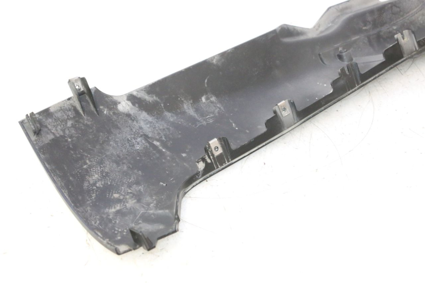 photo de BAJO CARENADO IZQUIERDA PIAGGIO MP3 500 (2016 - 2018) - Otra vista del artículo