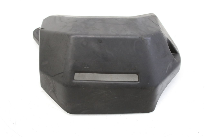 photo de BAJO DE CAJA IZQUIERDA YAMAHA MT-07 MT07 700 (2018 - 2020) - Primer plano técnico